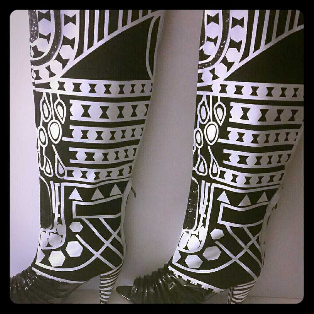 Women black and white boots